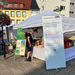 Infostand der Wilfried-Rasch-Klinik. (Bild: LWL/Amsbeck))